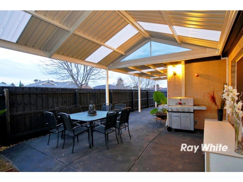 11 Kingdom Drive, Cranbourne VIC 3977