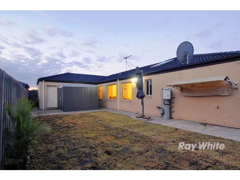 11 Kingdom Drive, Cranbourne VIC 3977