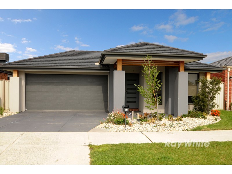 53 Victory Drive, Pakenham VIC 3810