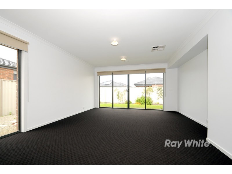 53 Victory Drive, Pakenham VIC 3810