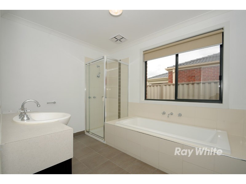 53 Victory Drive, Pakenham VIC 3810