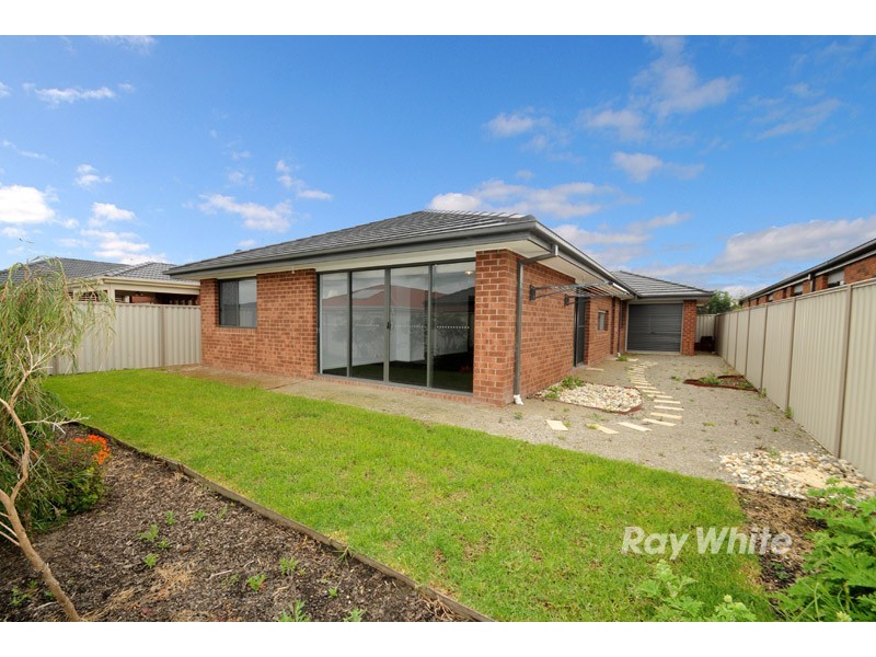 53 Victory Drive, Pakenham VIC 3810