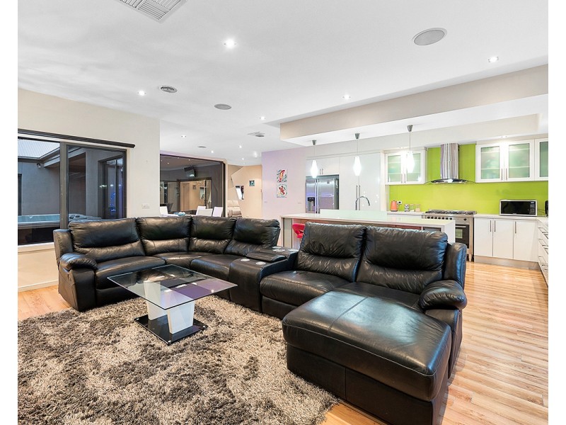 5 Devaney Avenue, Lynbrook VIC 3975