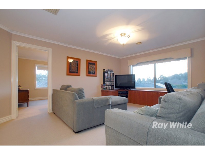 2 Meadowbank Close, Lysterfield South VIC 3156