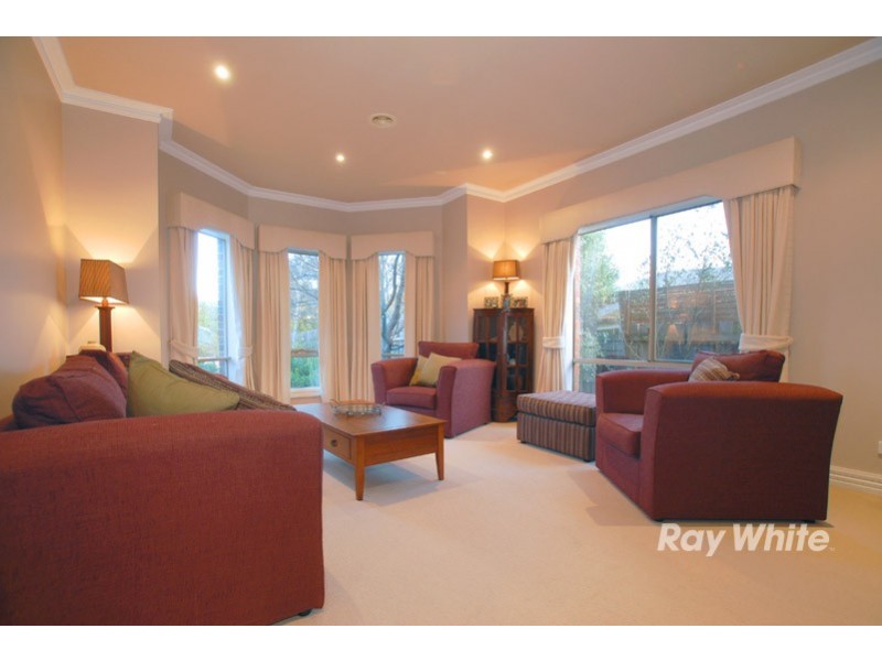 2 Meadowbank Close, Lysterfield South VIC 3156