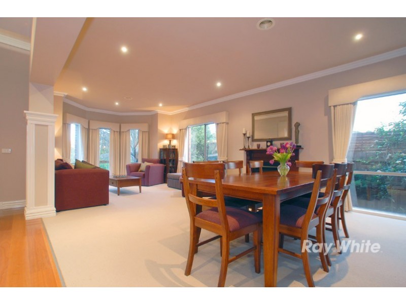 2 Meadowbank Close, Lysterfield South VIC 3156