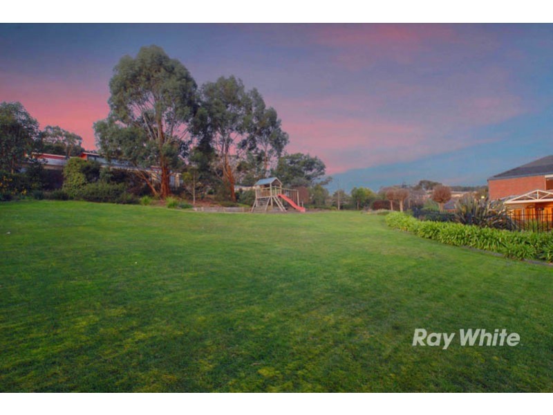2 Meadowbank Close, Lysterfield South VIC 3156