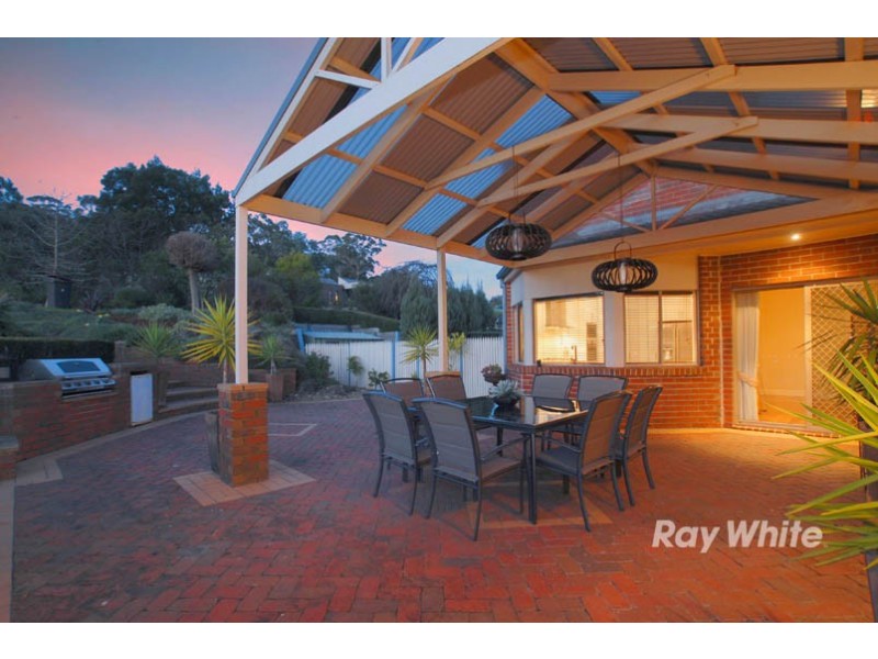 2 Meadowbank Close, Lysterfield South VIC 3156