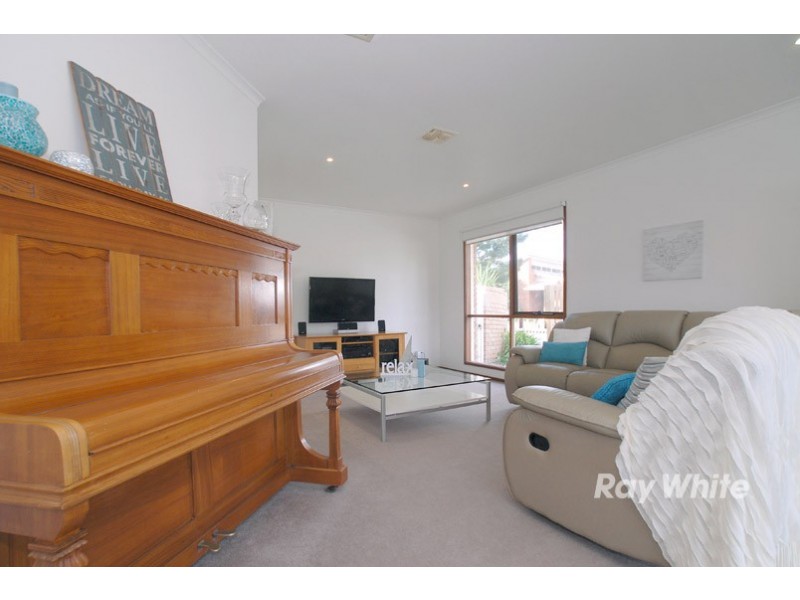 9 Kurrajong Crt, Cranbourne North VIC 3977