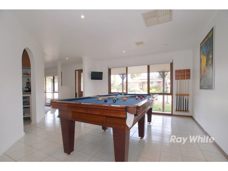 9 Kurrajong Crt, Cranbourne North VIC 3977