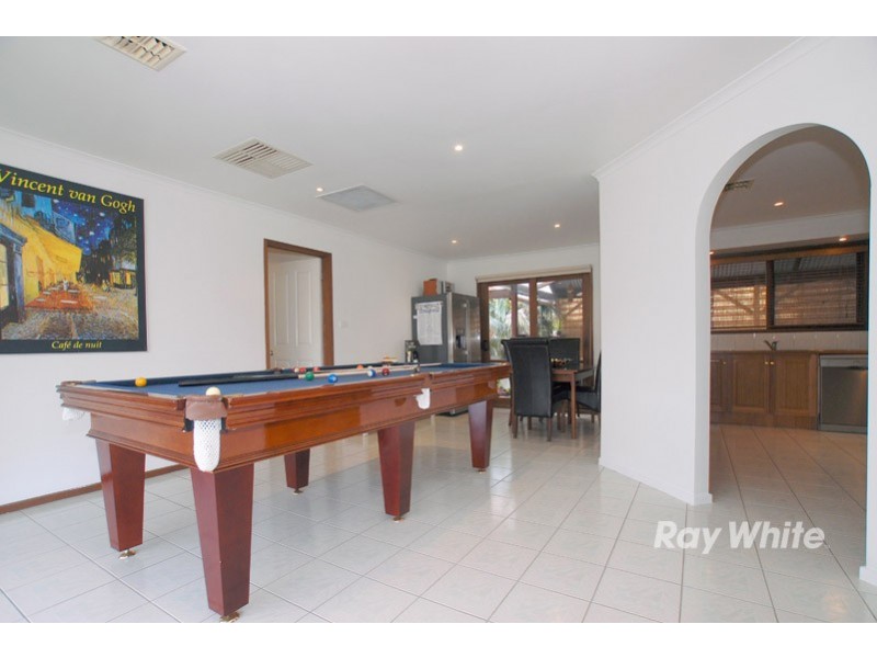 9 Kurrajong Crt, Cranbourne North VIC 3977