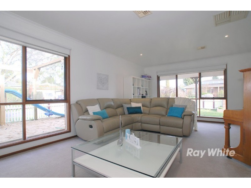 9 Kurrajong Crt, Cranbourne North VIC 3977