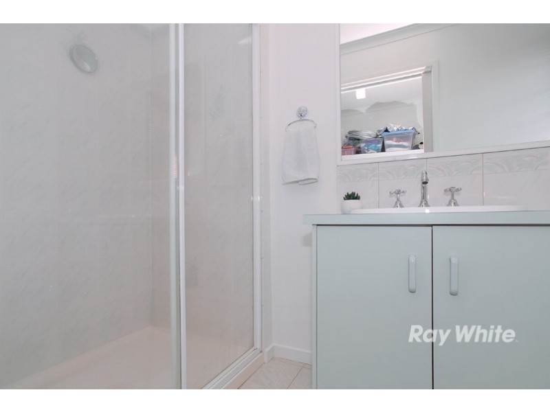 9 Kurrajong Crt, Cranbourne North VIC 3977