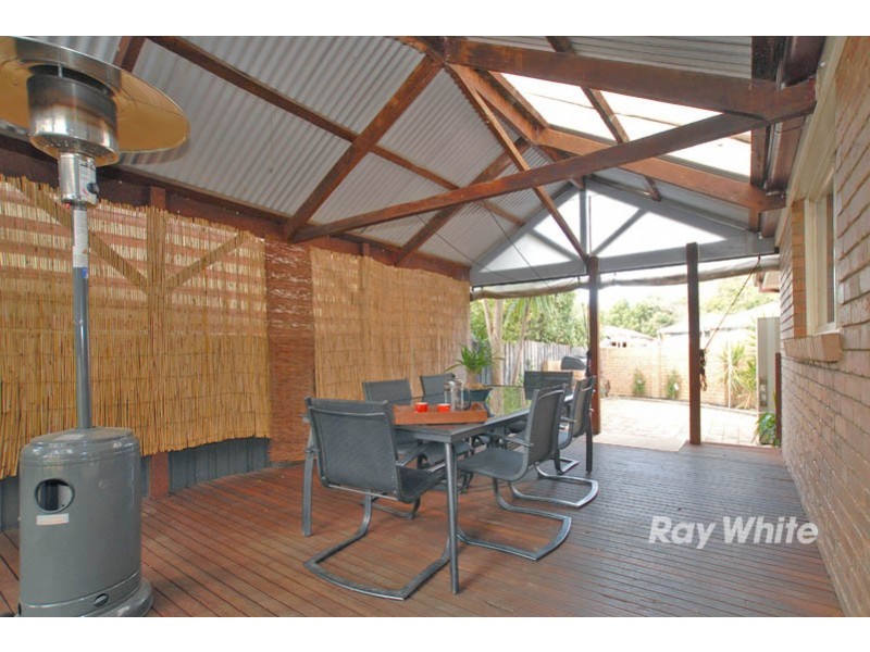 9 Kurrajong Crt, Cranbourne North VIC 3977