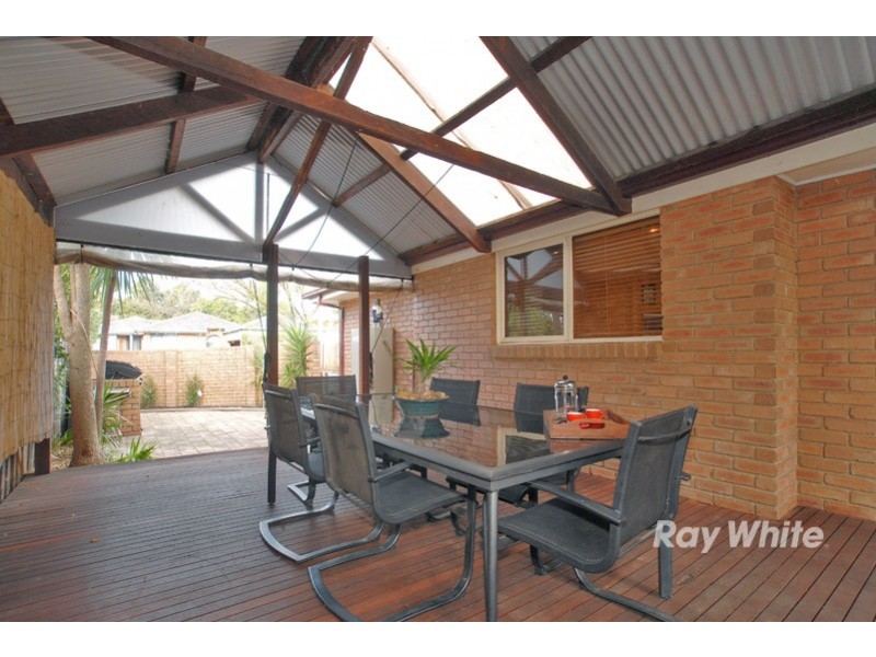 9 Kurrajong Crt, Cranbourne North VIC 3977