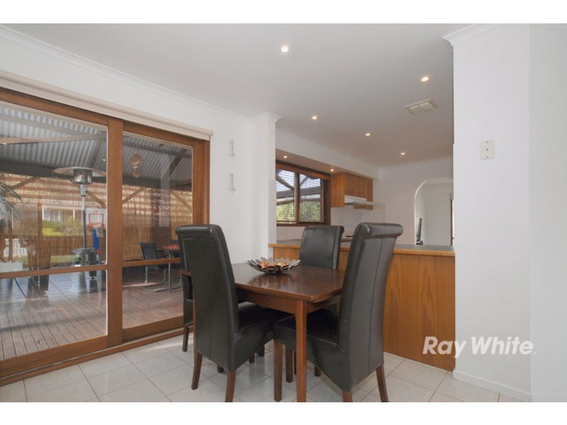 9 Kurrajong Crt, Cranbourne North VIC 3977