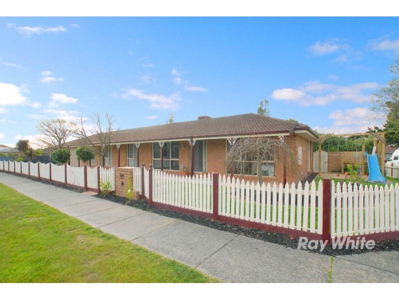 9 Kurrajong Crt, Cranbourne North VIC 3977