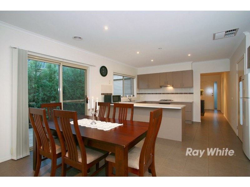 8 Springmount Street, Cranbourne North VIC 3977