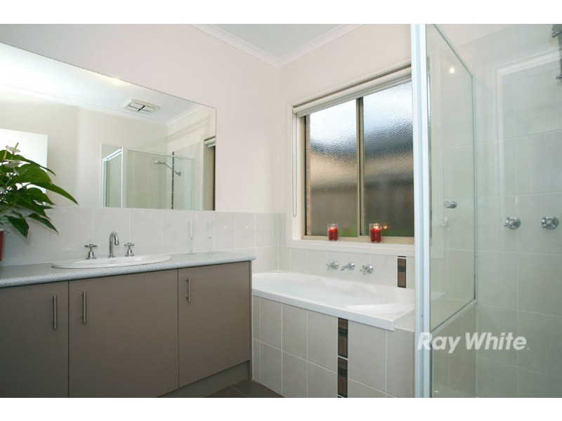 8 Springmount Street, Cranbourne North VIC 3977