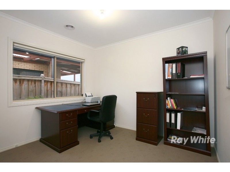 8 Springmount Street, Cranbourne North VIC 3977