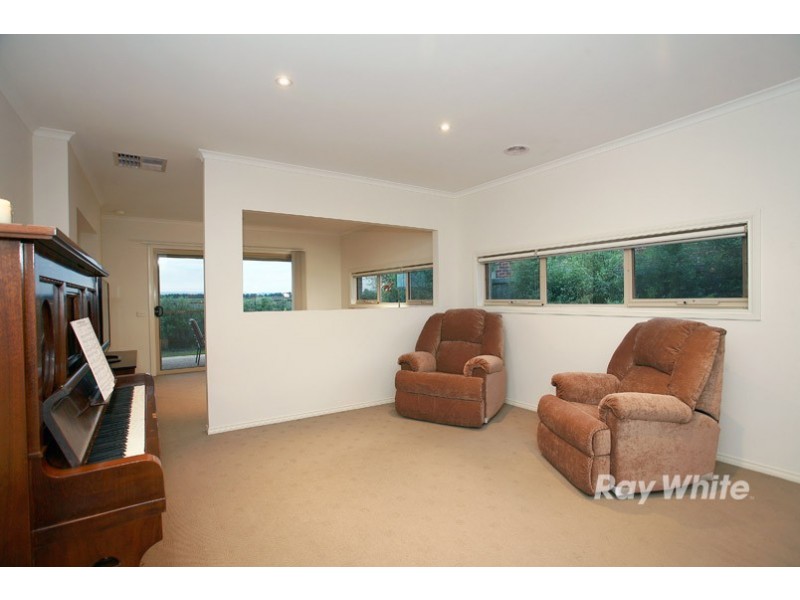 8 Springmount Street, Cranbourne North VIC 3977