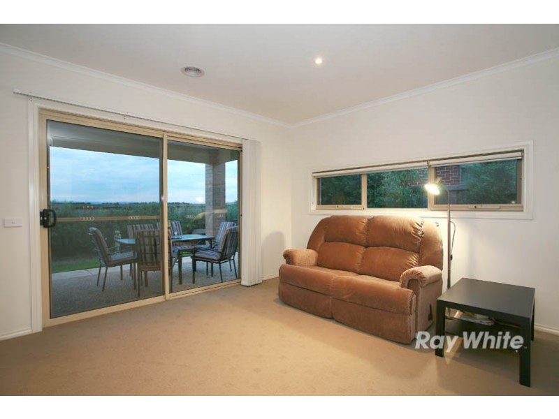 8 Springmount Street, Cranbourne North VIC 3977