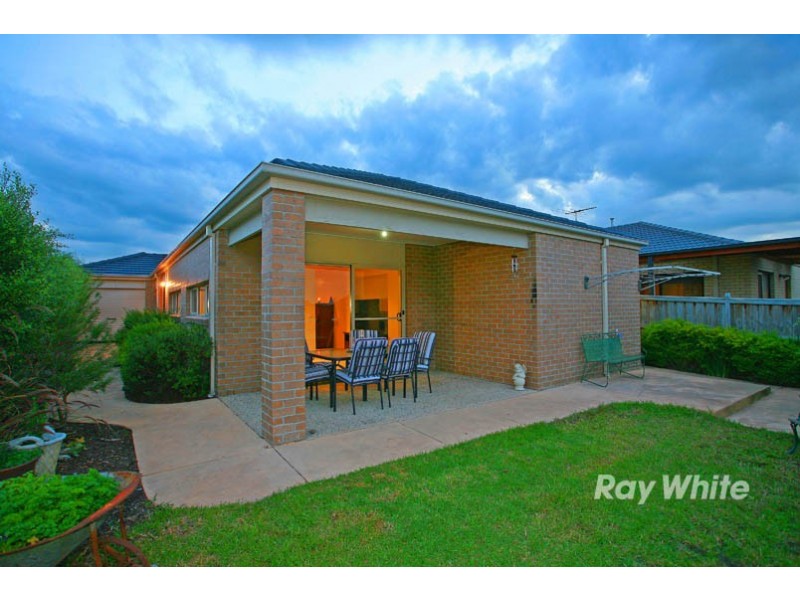 8 Springmount Street, Cranbourne North VIC 3977