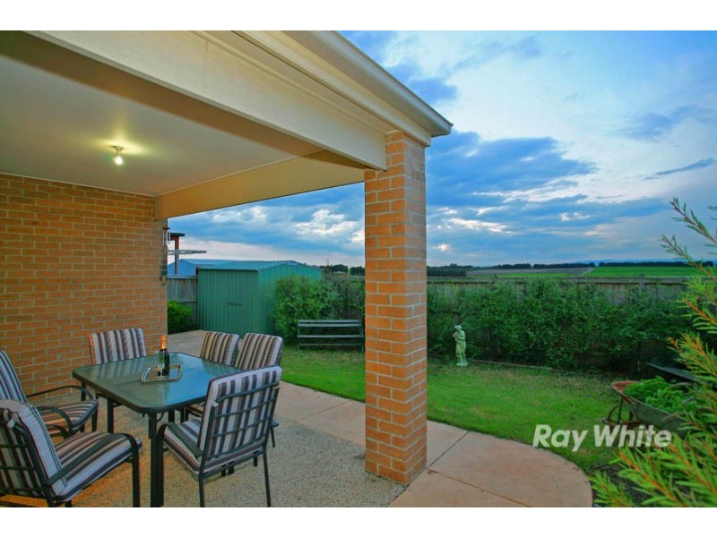 8 Springmount Street, Cranbourne North VIC 3977