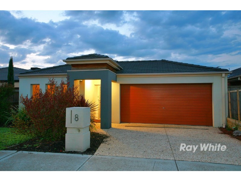 8 Springmount Street, Cranbourne North VIC 3977