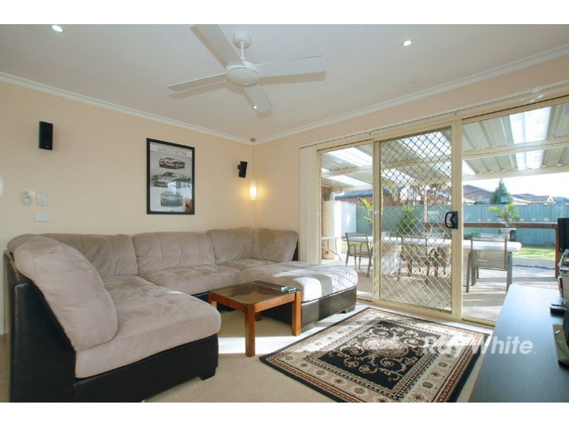 9 Scotsdale Drive, Cranbourne East VIC 3977