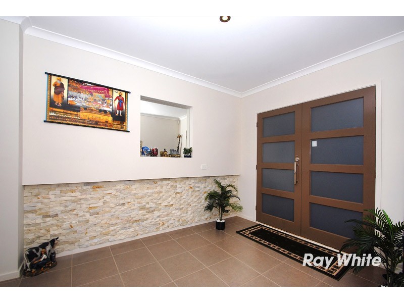 24 Locky Grove, Lyndhurst VIC 3975