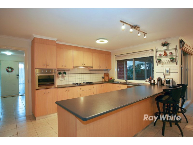 16 Ashmore Avenue, Narre Warren South VIC 3805