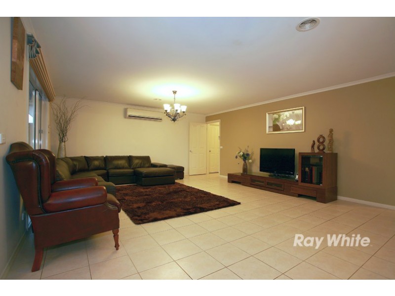 16 Ashmore Avenue, Narre Warren South VIC 3805