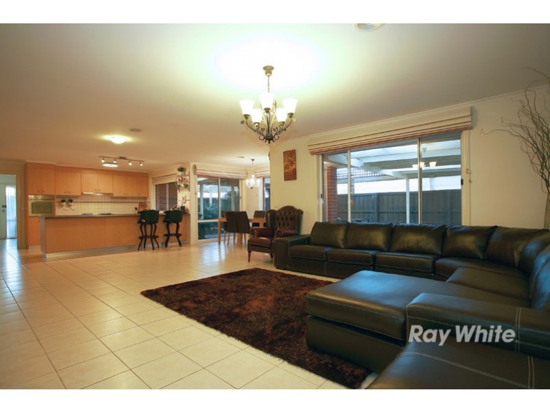 16 Ashmore Avenue, Narre Warren South VIC 3805