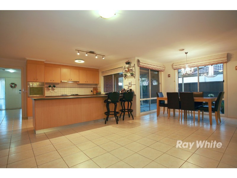 16 Ashmore Avenue, Narre Warren South VIC 3805