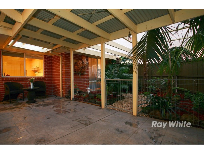 16 Ashmore Avenue, Narre Warren South VIC 3805