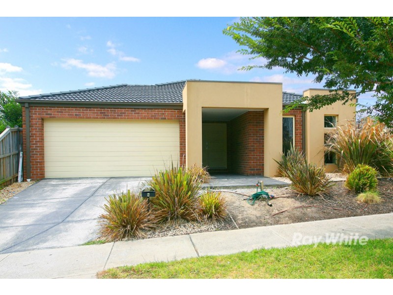 5 Greenview Court, Cranbourne North VIC 3977