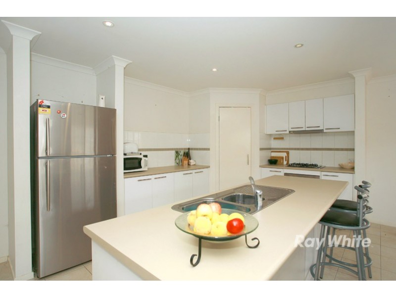 5 Greenview Court, Cranbourne North VIC 3977