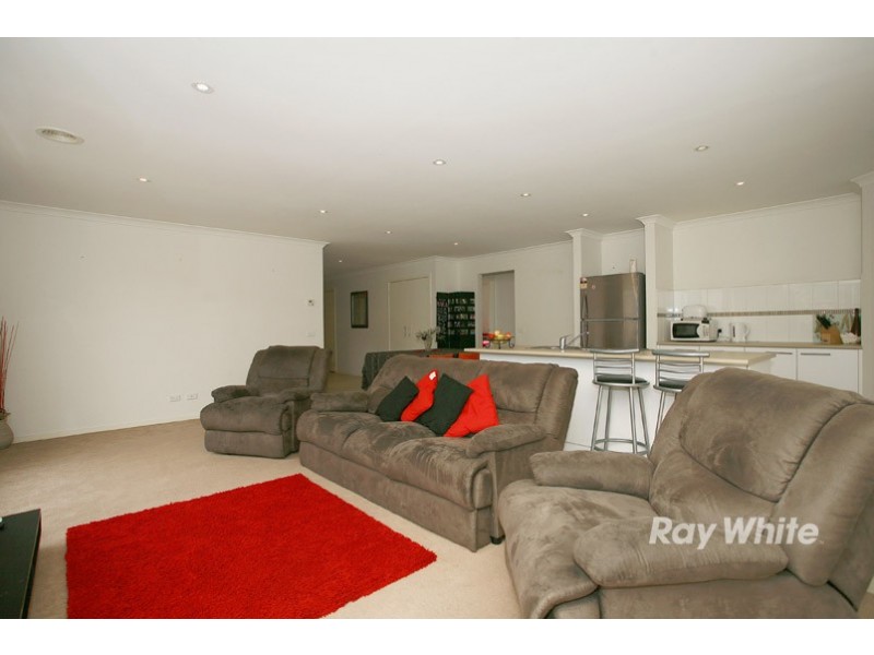 5 Greenview Court, Cranbourne North VIC 3977