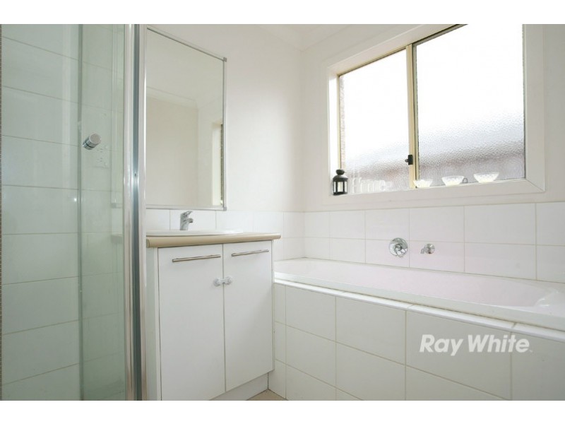 5 Greenview Court, Cranbourne North VIC 3977