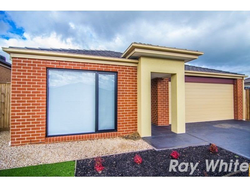 27 Cranbrook Circuit, Officer VIC 3809