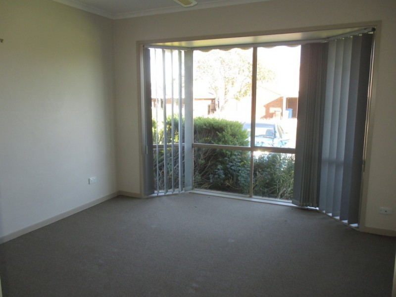 13 Denham Crescent, Cranbourne North VIC 3977