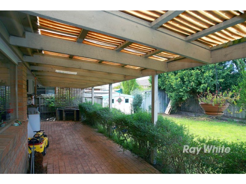 13 Denham Crescent, Cranbourne North VIC 3977
