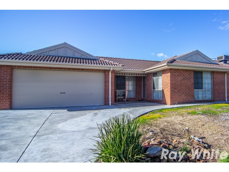 6 Athena Court, Cranbourne North VIC 3977