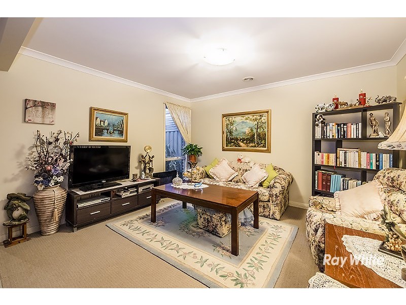 52 Challenger Circuit, Cranbourne East VIC 3977