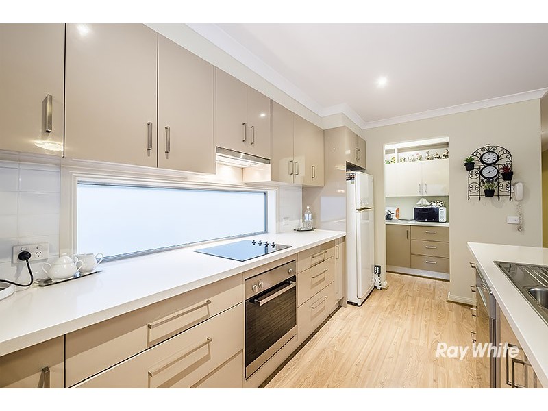 52 Challenger Circuit, Cranbourne East VIC 3977