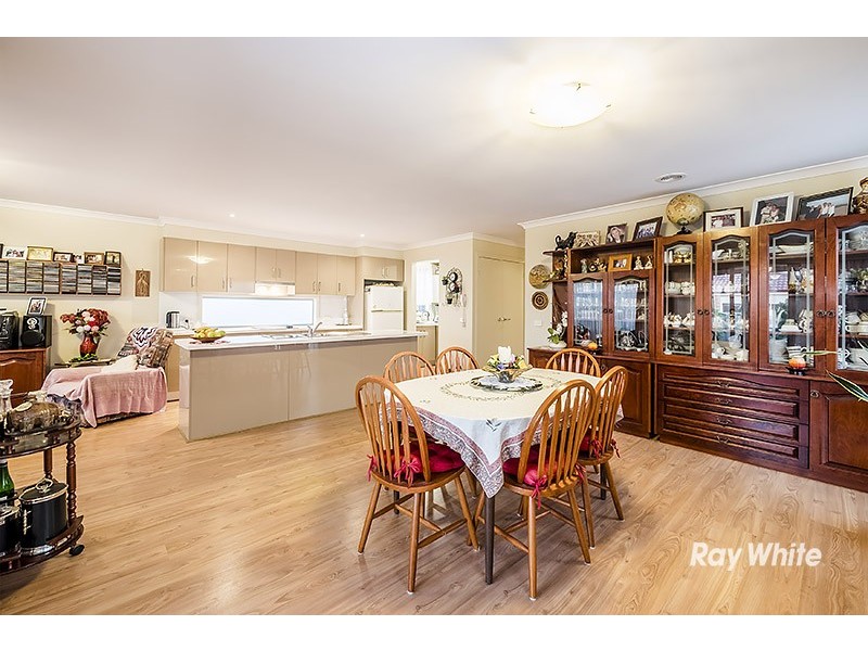 52 Challenger Circuit, Cranbourne East VIC 3977