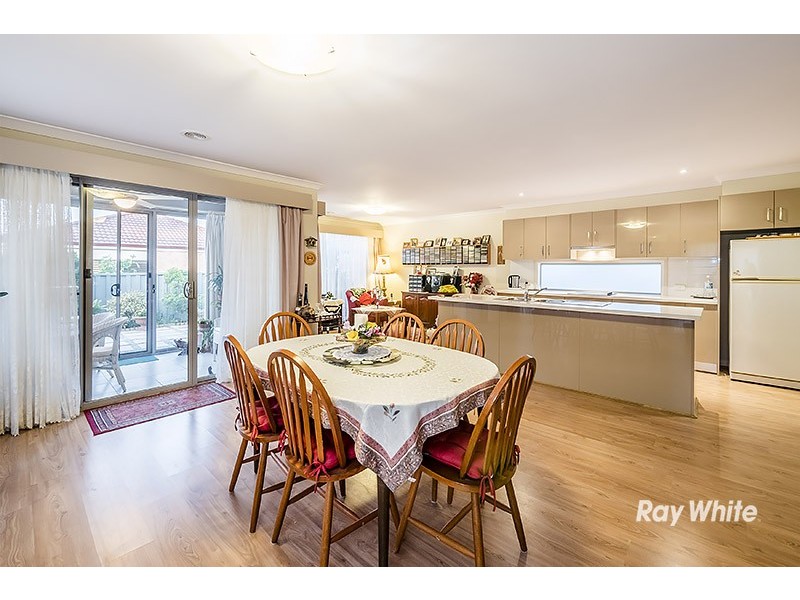 52 Challenger Circuit, Cranbourne East VIC 3977