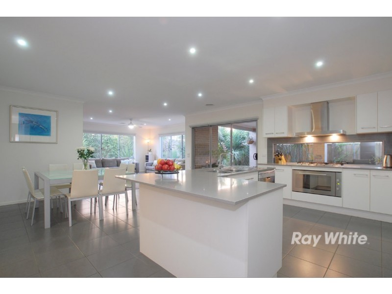 7 Gregson Grove, Lyndhurst VIC 3975