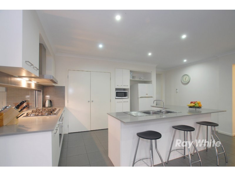 7 Gregson Grove, Lyndhurst VIC 3975